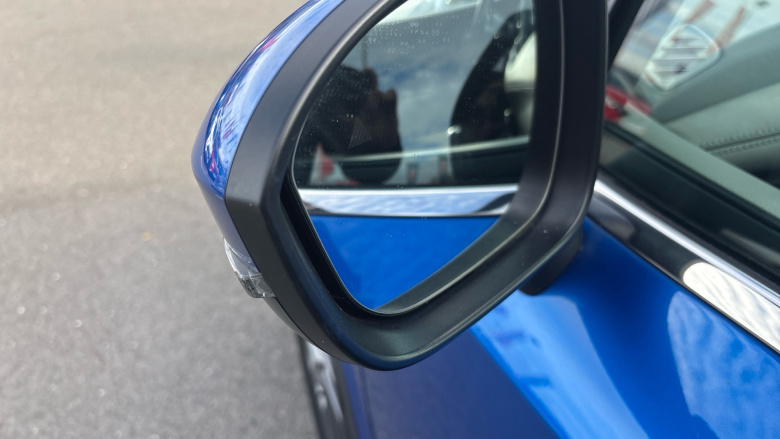 Nissan Qashqai 1.3 DiG-T MH Acenta Premium 5dr Petrol Hatchback